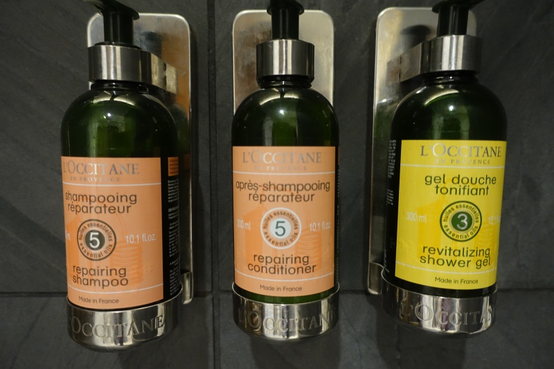 L'Occitane Bath Products, AMEX Centurion Lounge SFO Shower Room Review