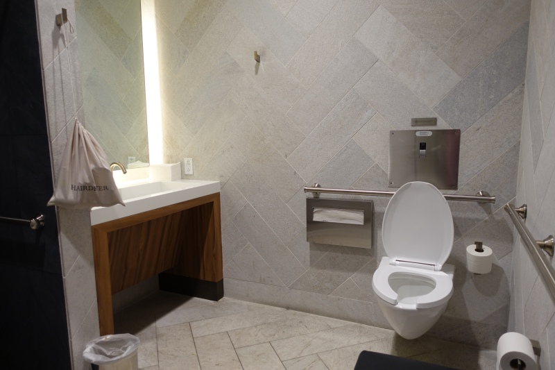 Shower Room, AMEX Centurion Lounge SFO Review