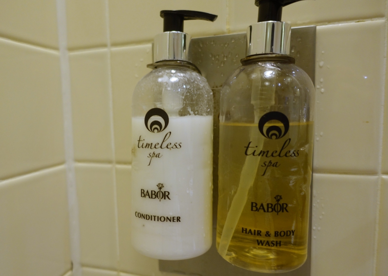 Timeless Spa Bath Products, Emirates Lounge JFK Review