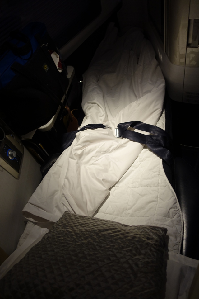 British Airways First Class: Bed Too Narrow