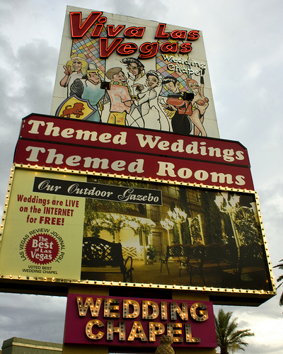 Viva Las Vegas Wedding Chapel