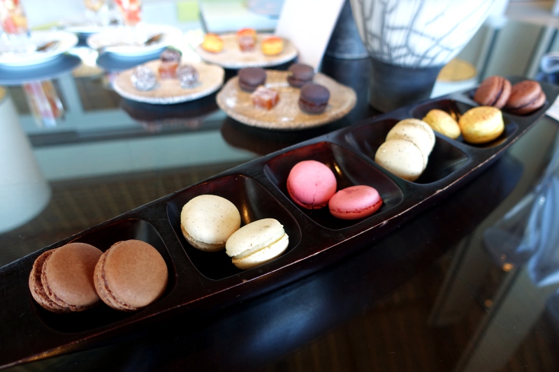 Macarons Welcome Amenity, Cheval Blanc Randheli Review