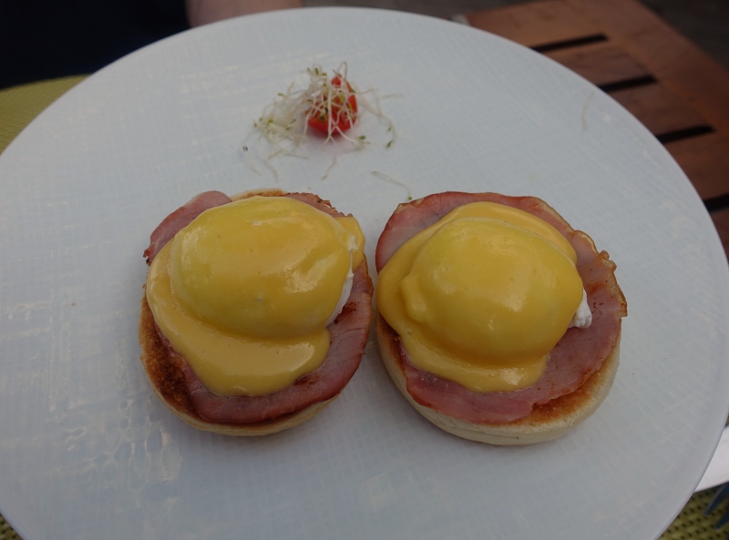 Eggs Benedict, Cheval Blanc Randheli Breakfast Review