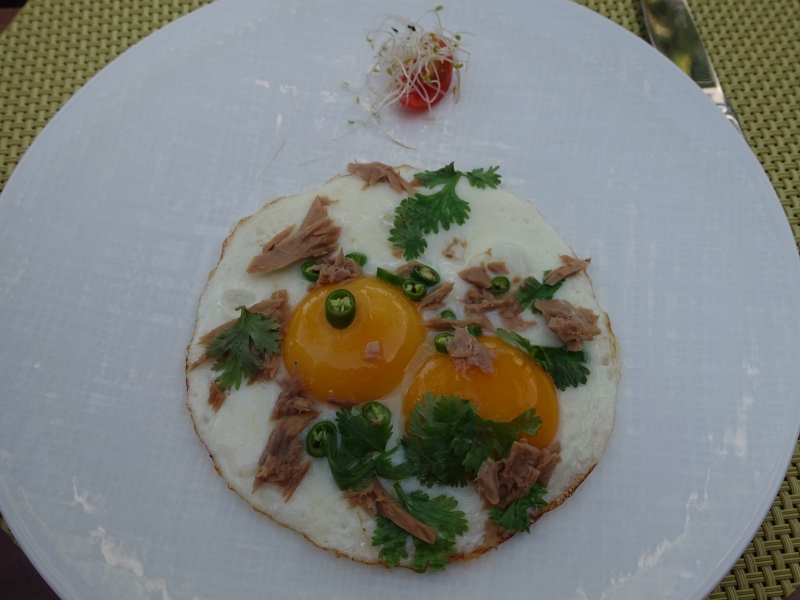 Maldivian Eggs Sunny Side Up, Cheval Blanc Randheli Breakfast Review