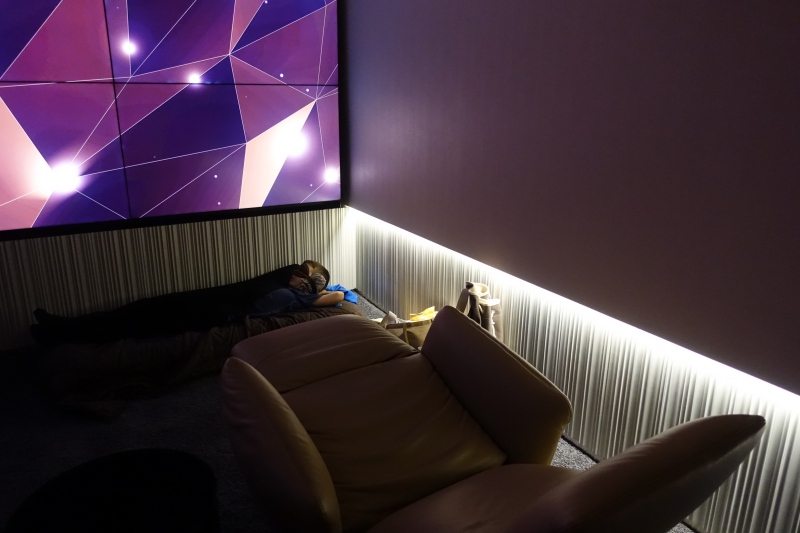 Etihad First Class Lounge Review Abu Dhabi