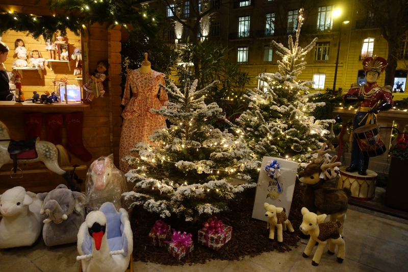 The Peninsula Paris Set Up a Christmas Market for the Holidays