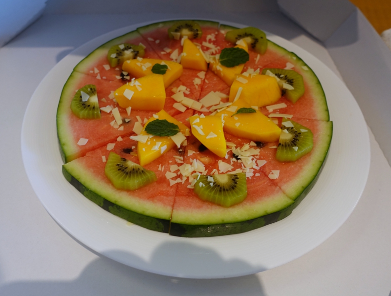 Fruit "Pizza" Welcome Amenity, Mandarin Oriental Tokyo Review