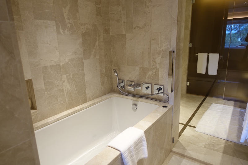 Soaking Tub, Four Seasons Kyoto Review