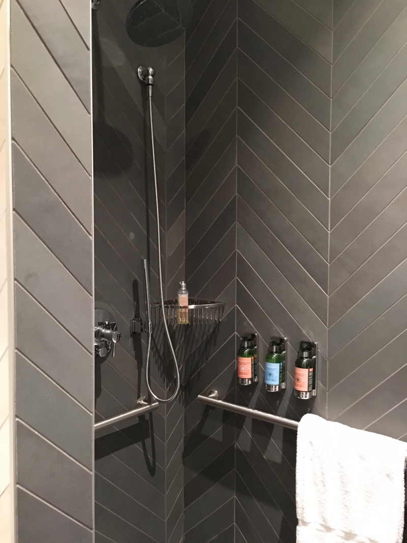 Shower Room, AMEX Centurion Lounge Seattle Review