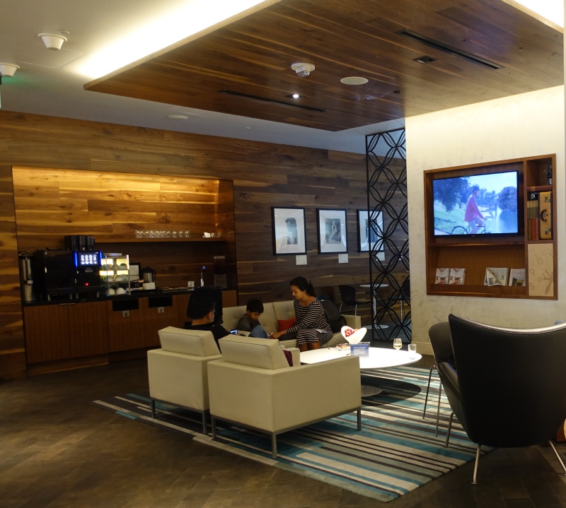 AMEX Centurion Lounge SFO 2017 Review - Seating Near Reception