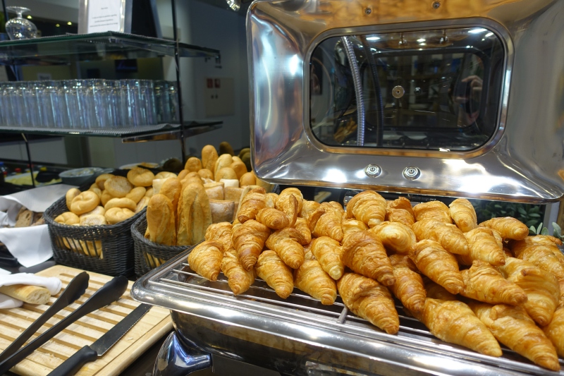 Croissants and Breads, Jet Lounge Vienna Airport Review