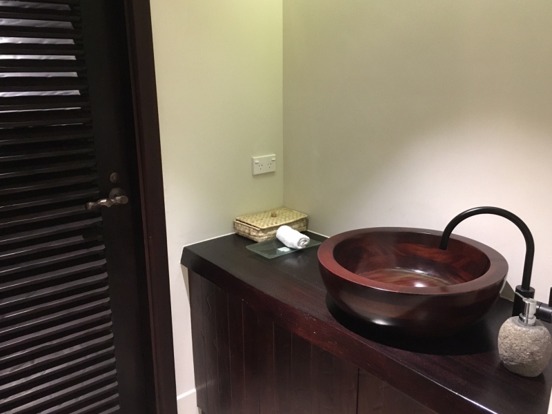 Laucala Lounge Review - Restroom Sink