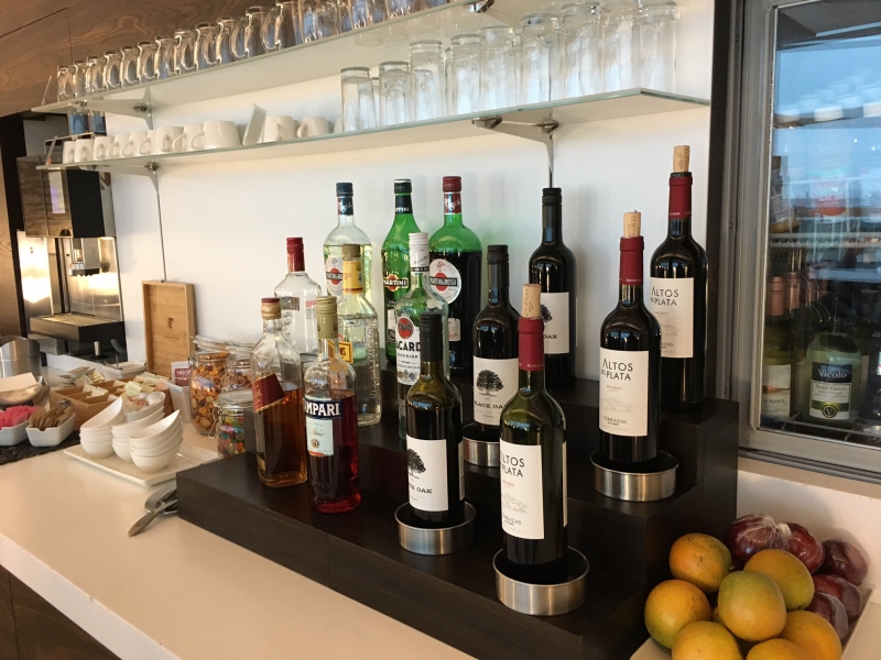 Wines and Spirits, SWISS Lounge Review, JFK