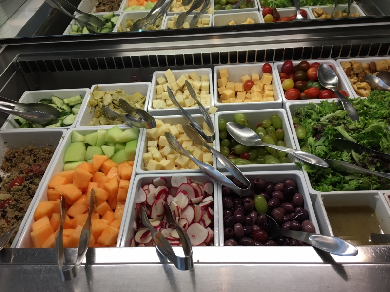 SWISS Lounge JFK - Salad Bar