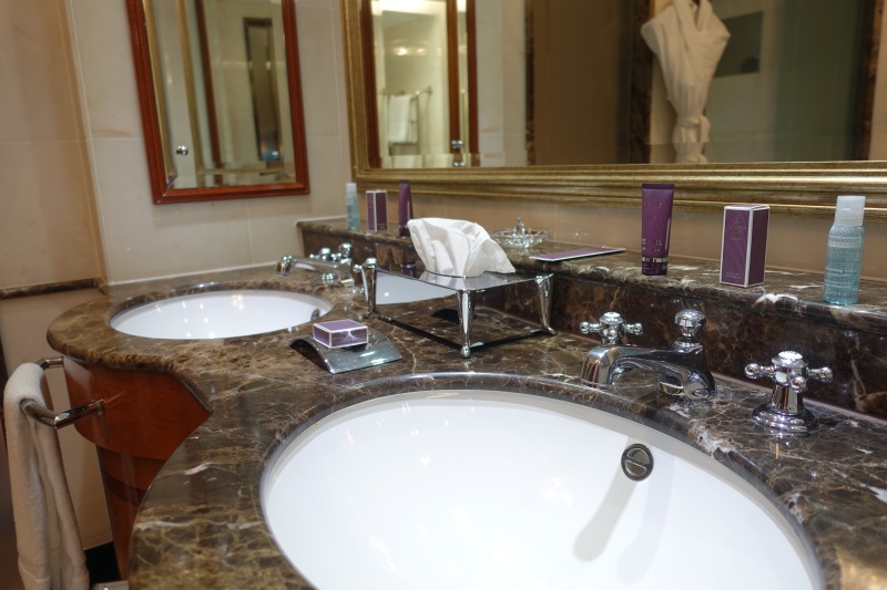 Ritz-Carlton Moscow Review: Double Sinks