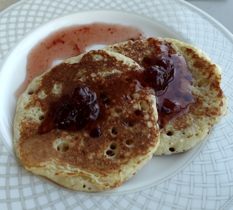 Blini with Cherry Sauce, Ritz-Carlton Moscow Club Lounge