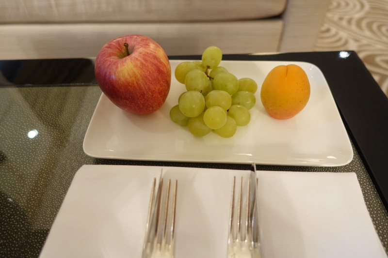 Fruit Welcome Amenity, Baur au Lac Review