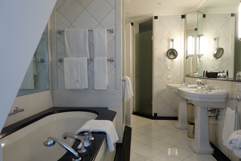 Junior Suite Bathroom, Baur au Lac Review