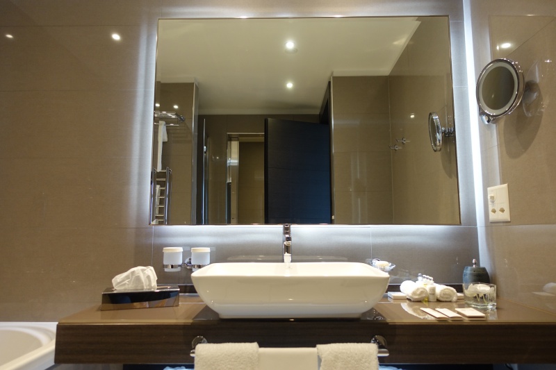 Lausanne Palace & Spa Review: Executive Room Bathroom