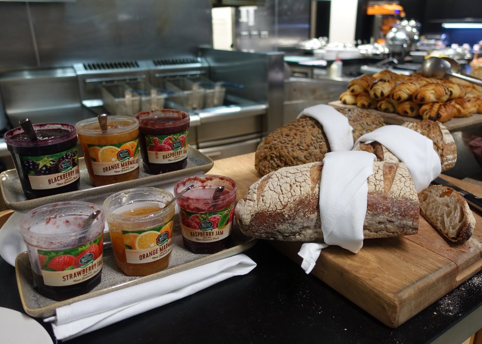 Bread and Jams, Novotel Auckland Airport Breakfast Buffet