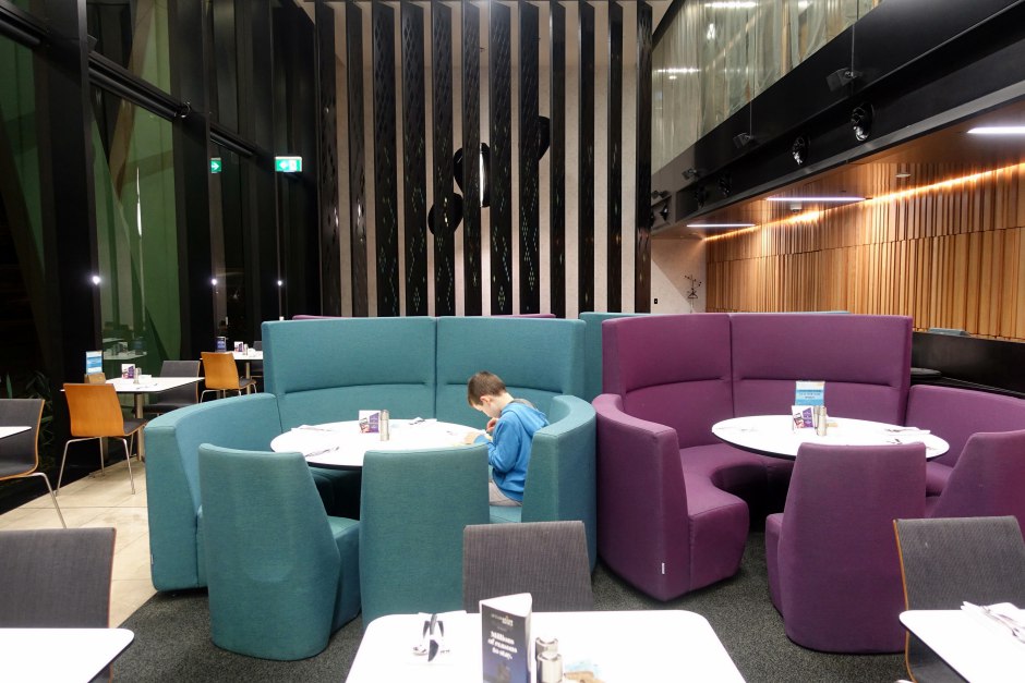 Novotel Auckland Airport-The Square Restaurant