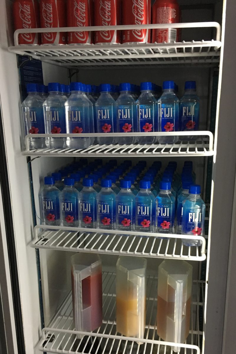 Chilled Drinks, Fiji Airways Lounge, Nadi Review