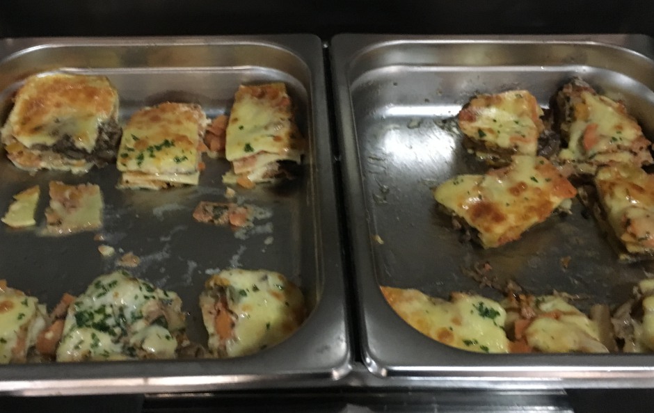 Lasagne, Fiji Airways Nadi Lounge Review