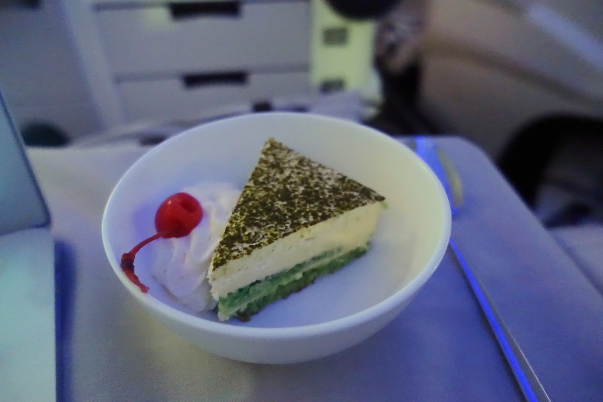 Green Tea Tiramisu, Fiji Airways Business Class Review