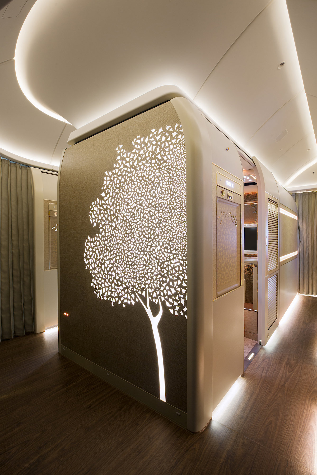 Emirates New First Class Suite: Floor to Ceiling Walls