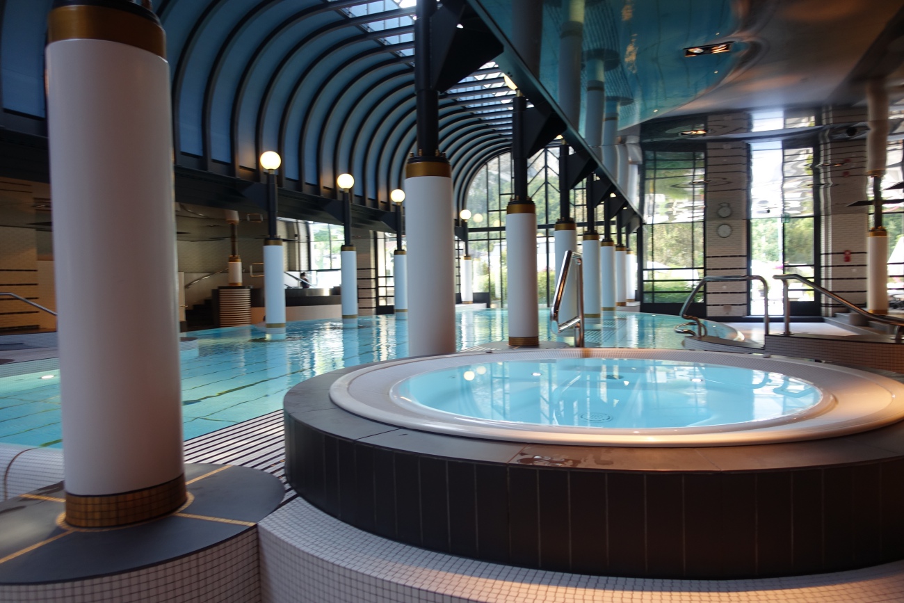 Spa: Swimming Pool and Jacuzzi