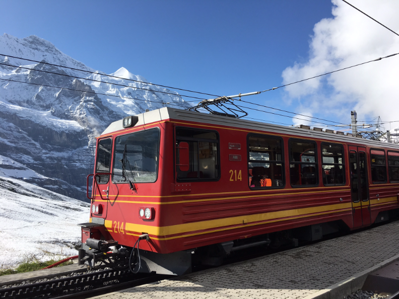 Kleine Scheidegg Station, Cogwheel Train