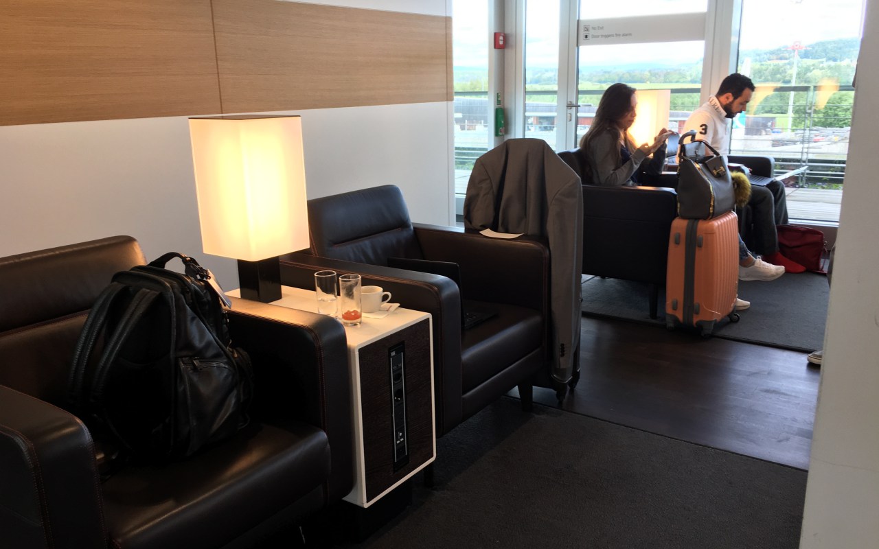 Review: Swiss Business Class Lounge Zurich Seating