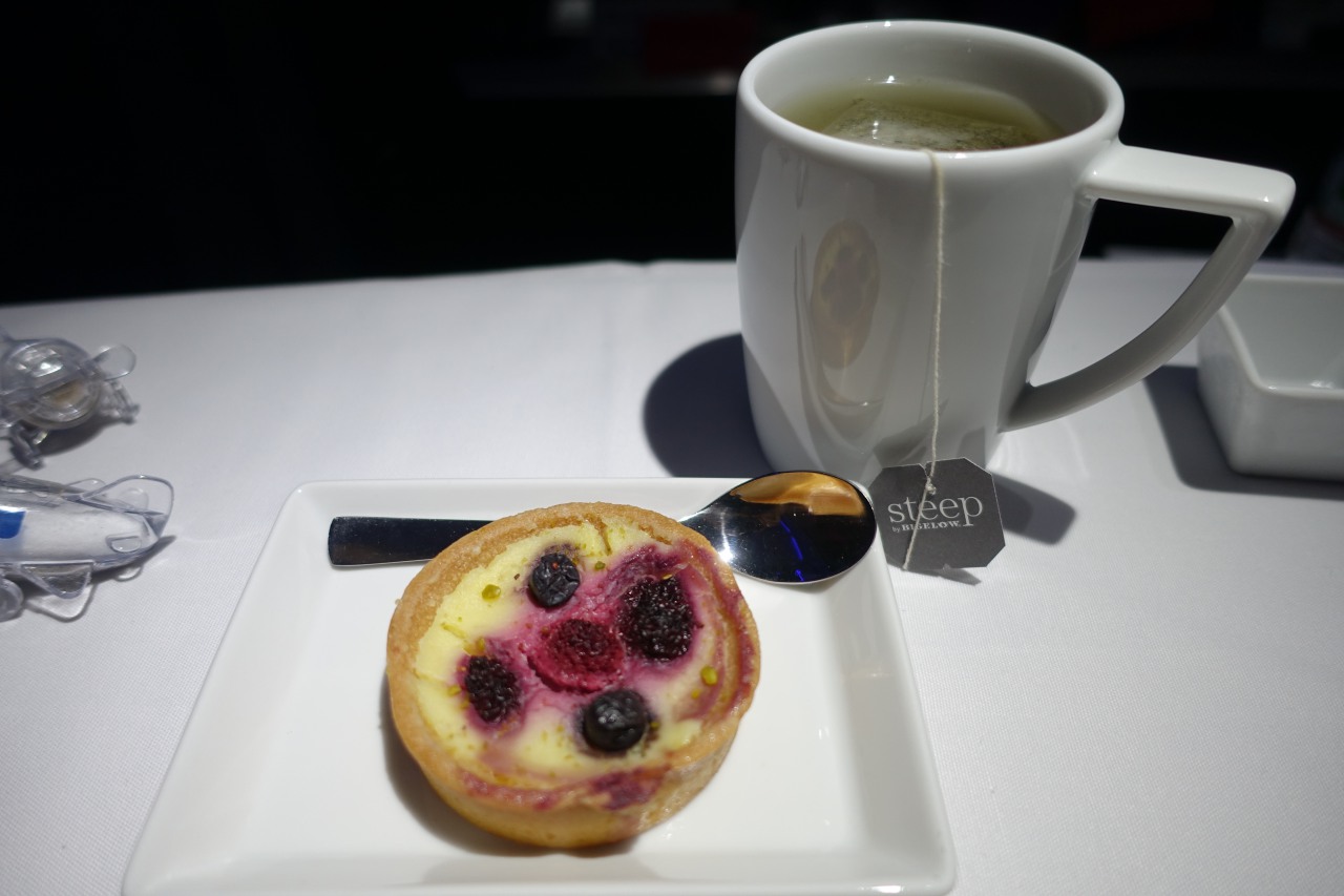 Berry Tart Dessert, Virgin America First Class Review