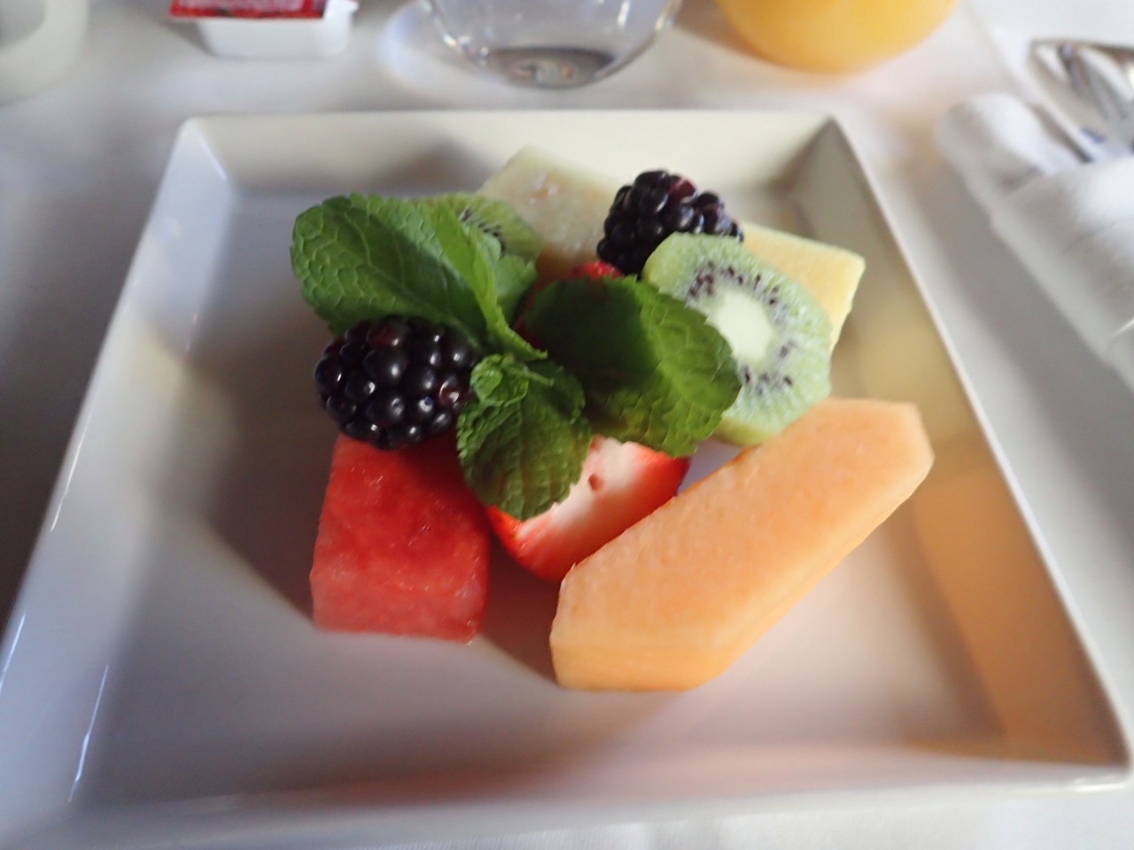 Breakfast Fruit Plate, Singapore A380 Business Class Review