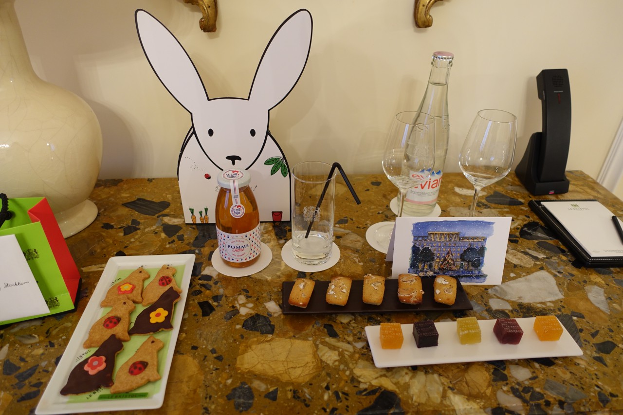 Welcome Amenities, Le Bristol Paris Review