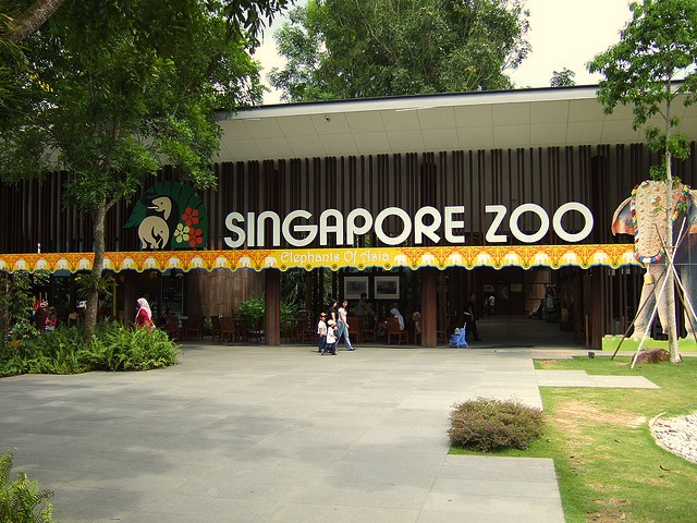 The entrance to the Singapore Zoo