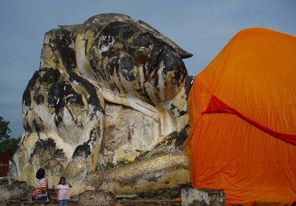 Reclining Buddha, Wat Lokkyasutharam, Ayutthaya Thailand