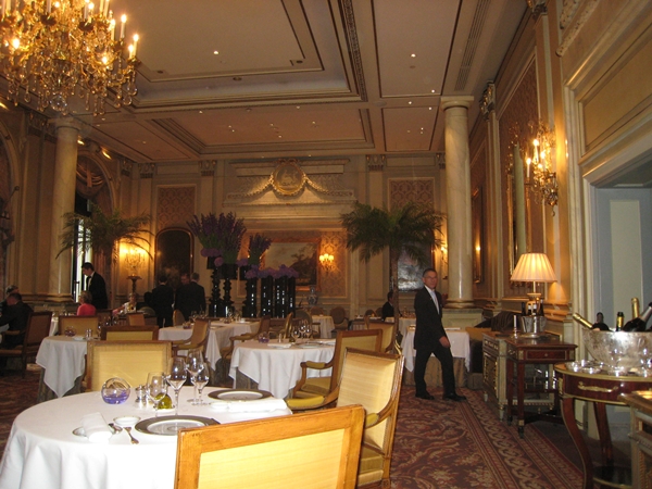 Le Cinq, Four Seasons Hotel George V Paris France