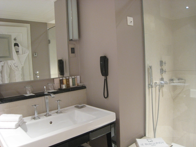 Shower, Deluxe Room, Le Burgundy Hotel, Paris