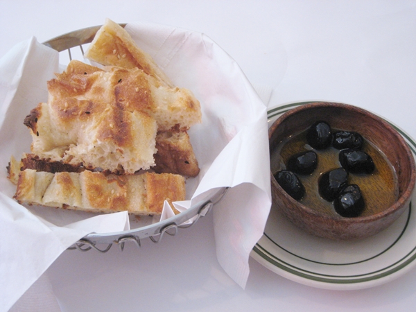 Warm bread and olives at Uskudar Turkish Restaurant - New York Restaurant Review