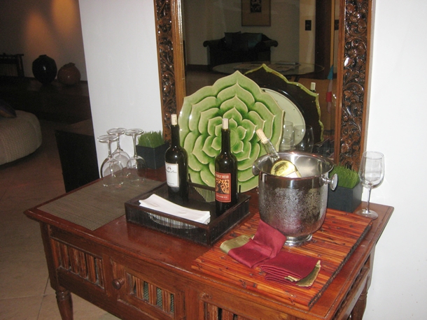 Complimentary wine, Aqua Lotus Aqua Lotus Honolulu Hotel Review
