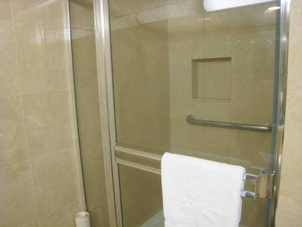 Shower tub combo, Aqua Lotus Aqua Lotus Honolulu Hotel Review