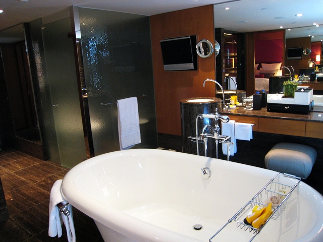 Mandarin Oriental Hong Kong Review