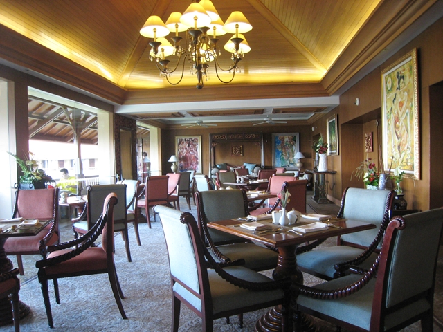 Ayana Resort and Spa Review, Bali-Club Lounge