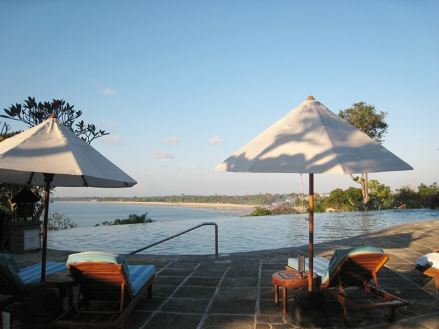 Four Seasons Bali Jimbaran Bay Infinity Pool