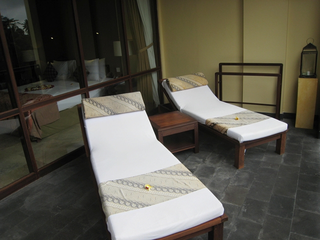 Komaneka at Bisma Hotel Review - Balcony and lounge chairs