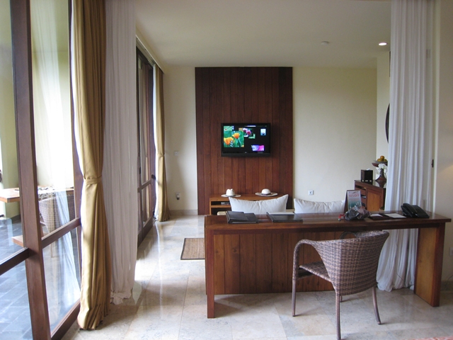 Komaneka at Bisma Hotel Review - spacious Bisma Suite