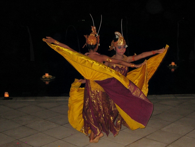 Amankila Review - Balinese Dance Performance