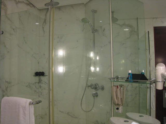 Langham Place Mongkok Review - Rain Shower