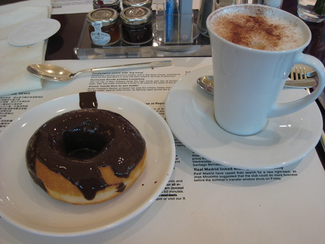 Langham Place Mongkok Review - Doughnut and Cappuccino